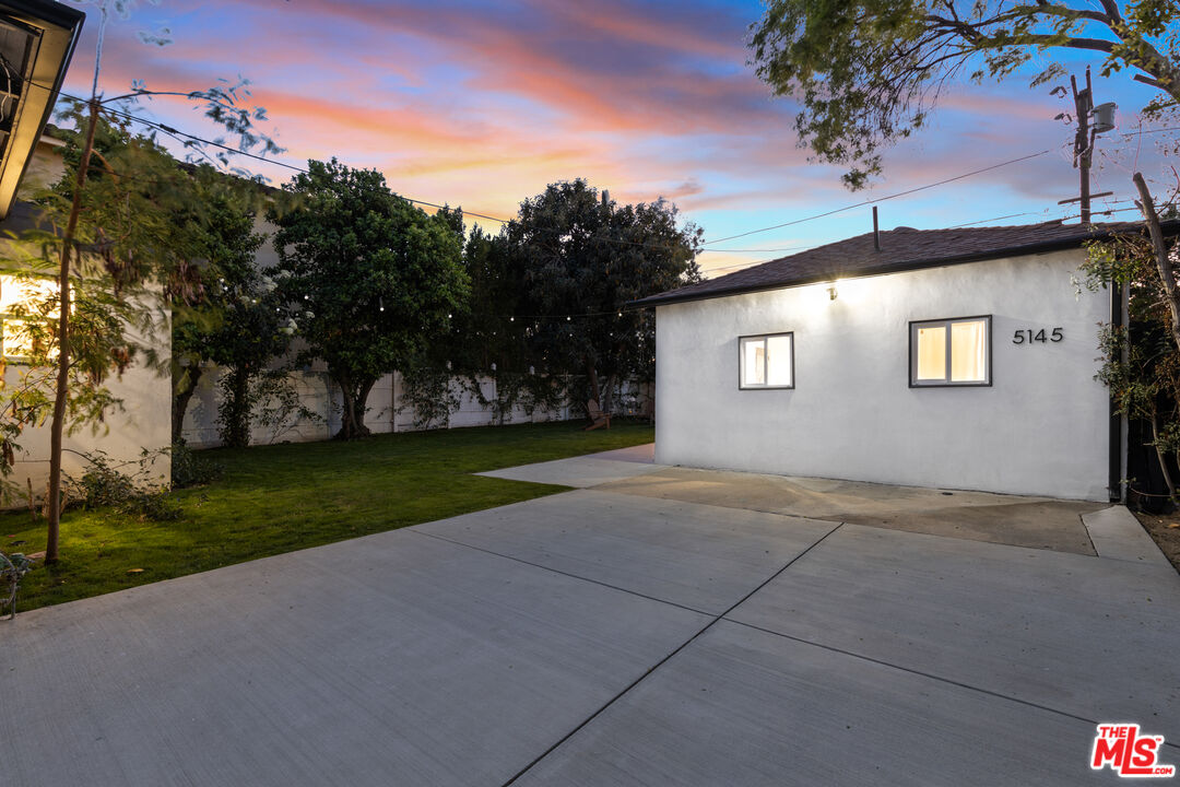 5143 Newcastle Avenue