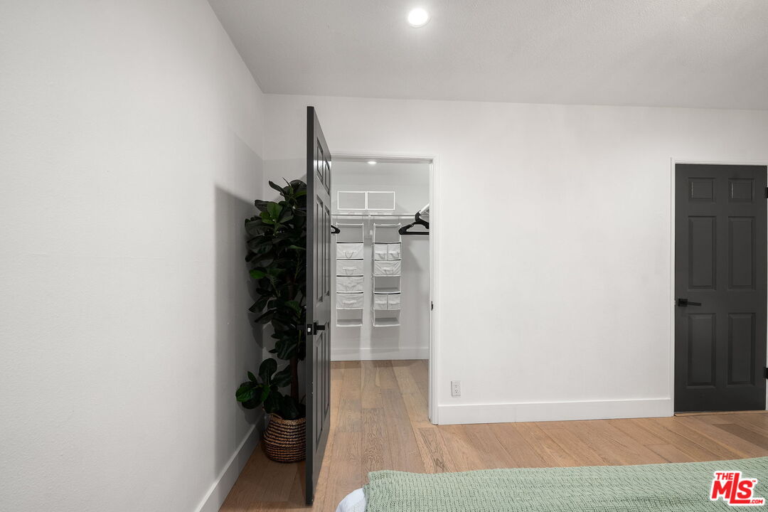 5143 Newcastle Avenue