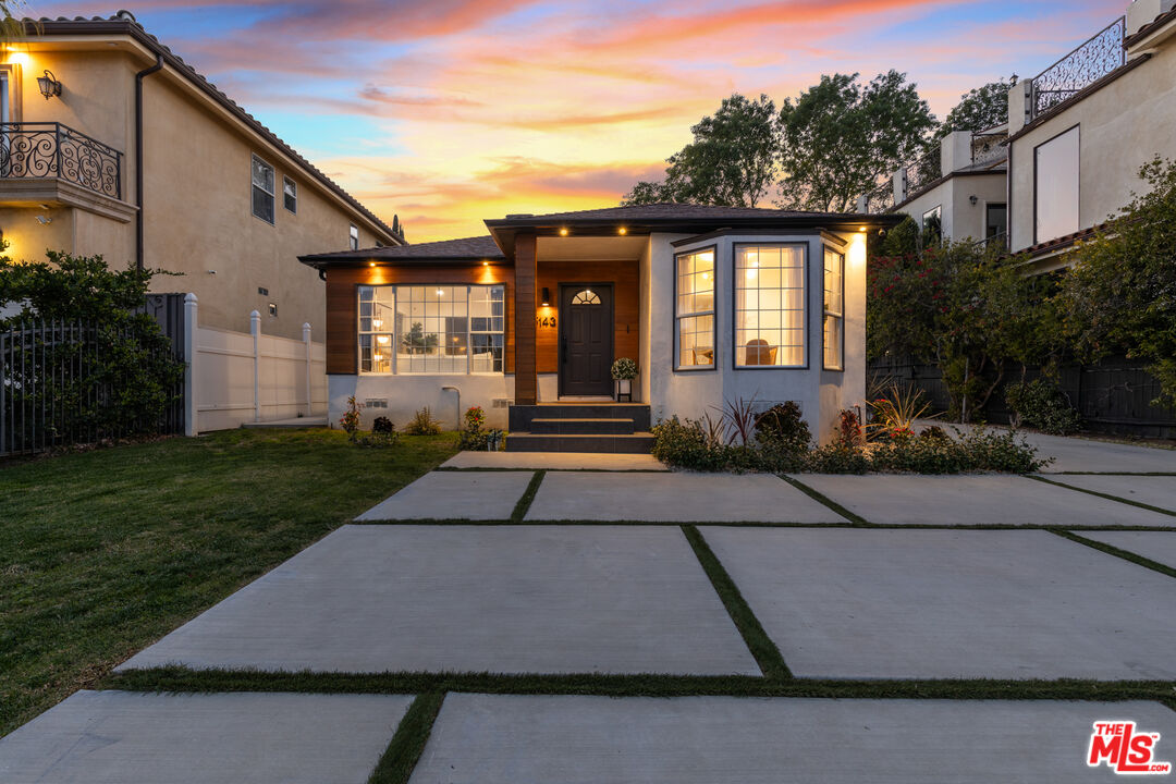 5143 Newcastle Avenue