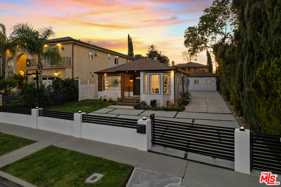 5143 Newcastle Avenue