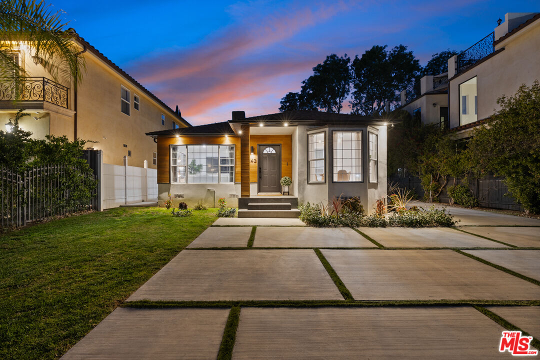 5143 Newcastle Avenue