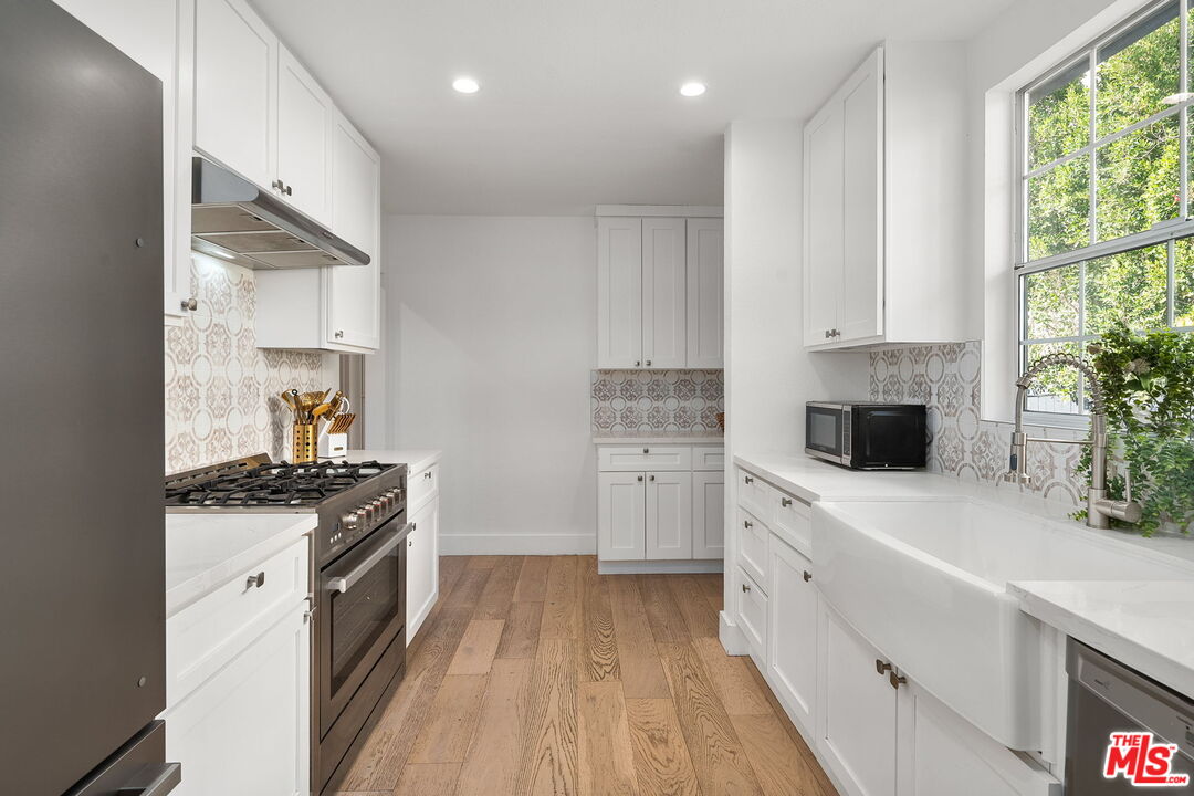 5143 Newcastle Avenue