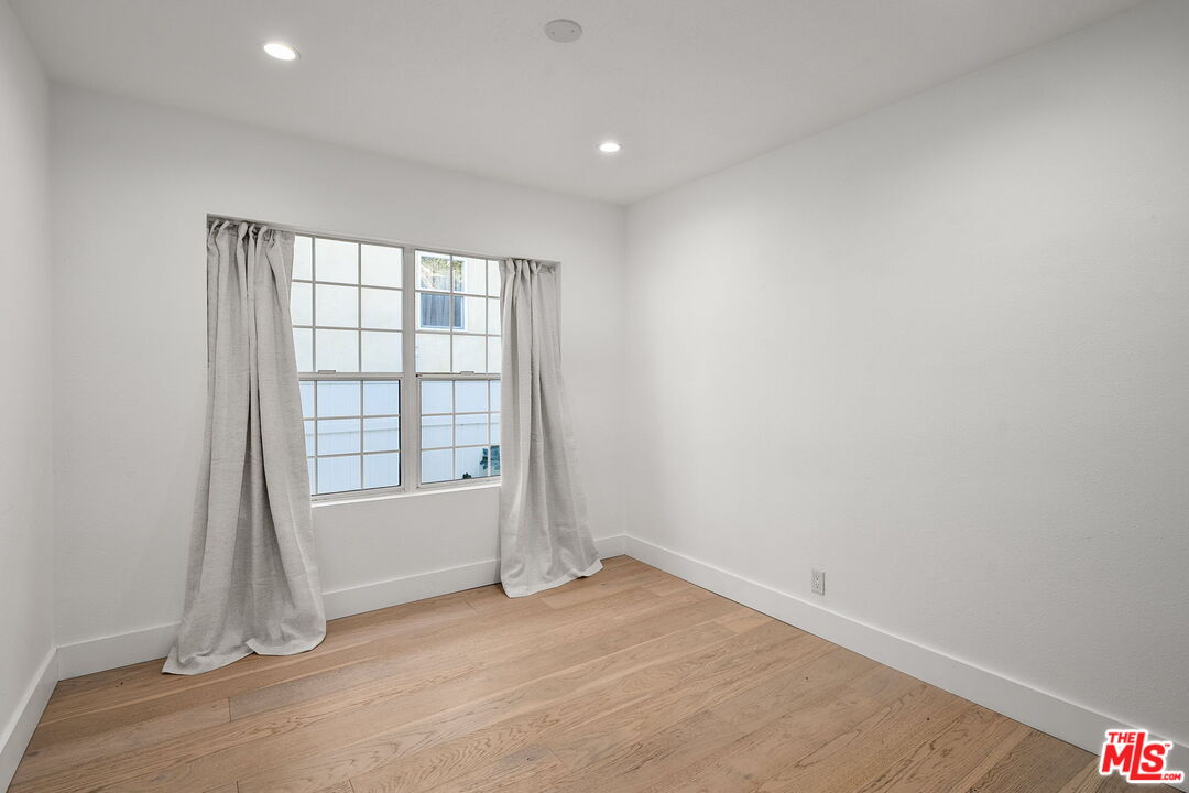 5143 Newcastle Avenue