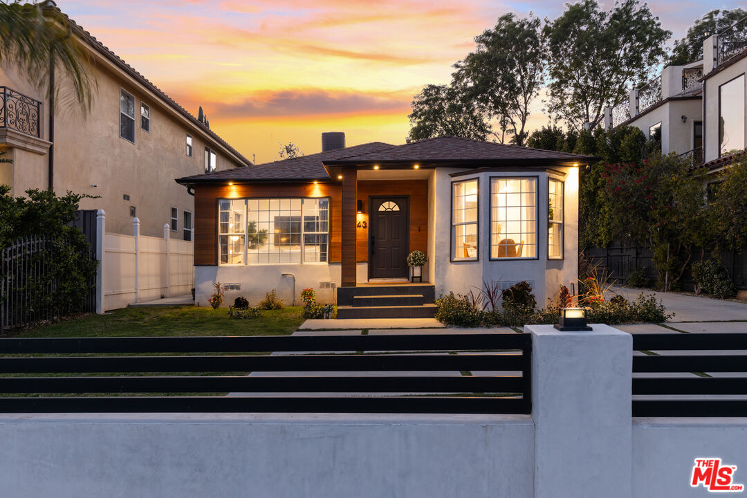 5143 Newcastle Avenue