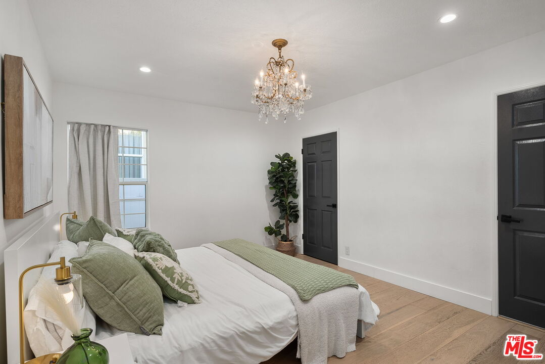 5143 Newcastle Avenue