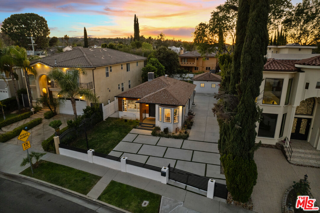 5143 Newcastle Avenue