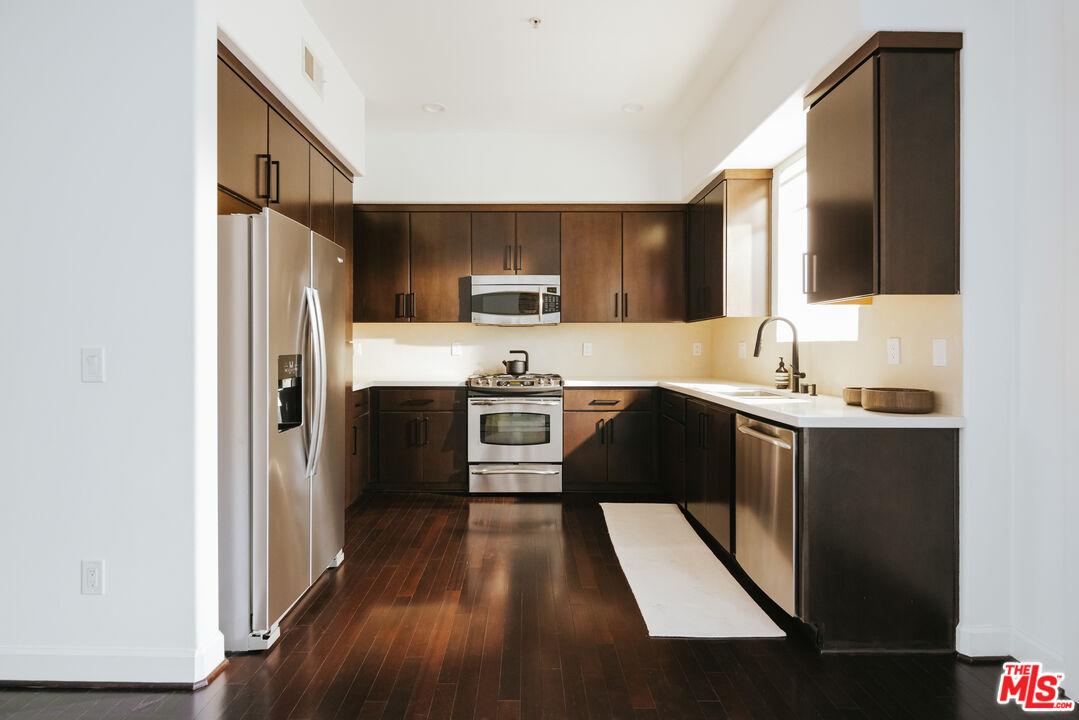 4644 Coldwater Canyon Ave Unit: 401