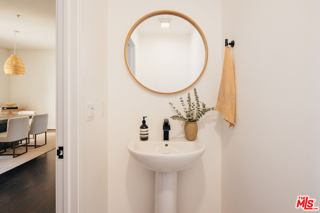 4644 Coldwater Canyon Ave Unit: 401