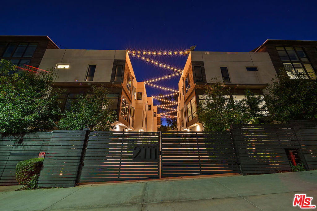 2111 N Cahuenga Boulevard 1