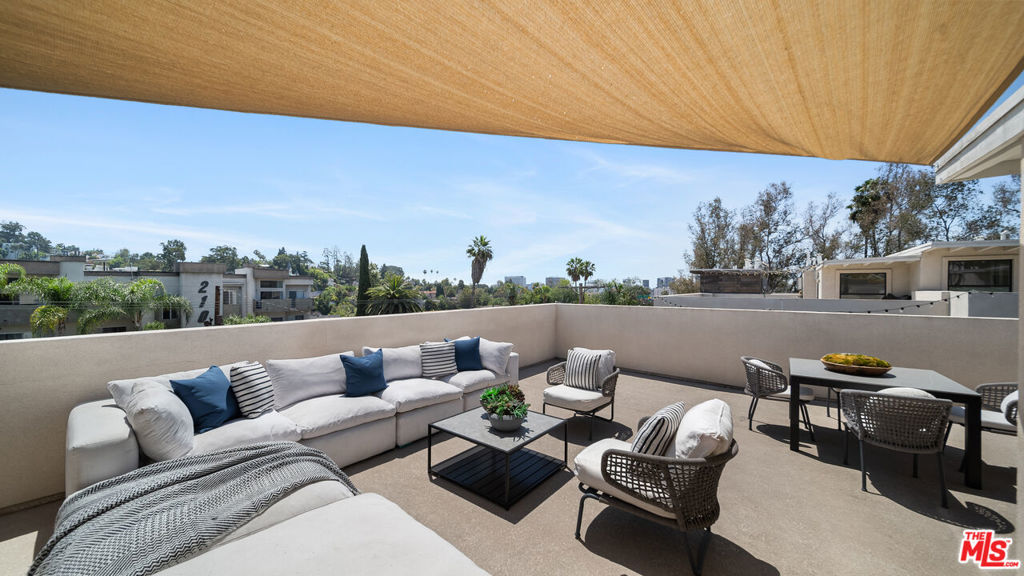 2111 N Cahuenga Boulevard 1