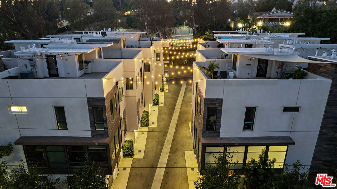 2111 N Cahuenga Blvd Unit: 1