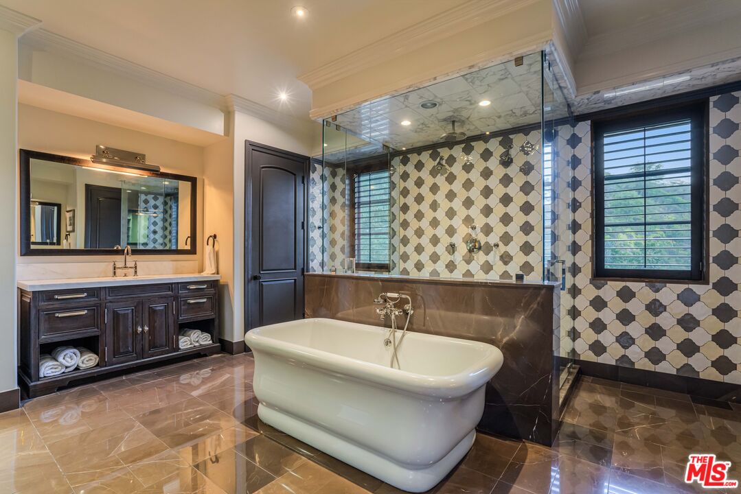 1744 Stone Canyon Rd