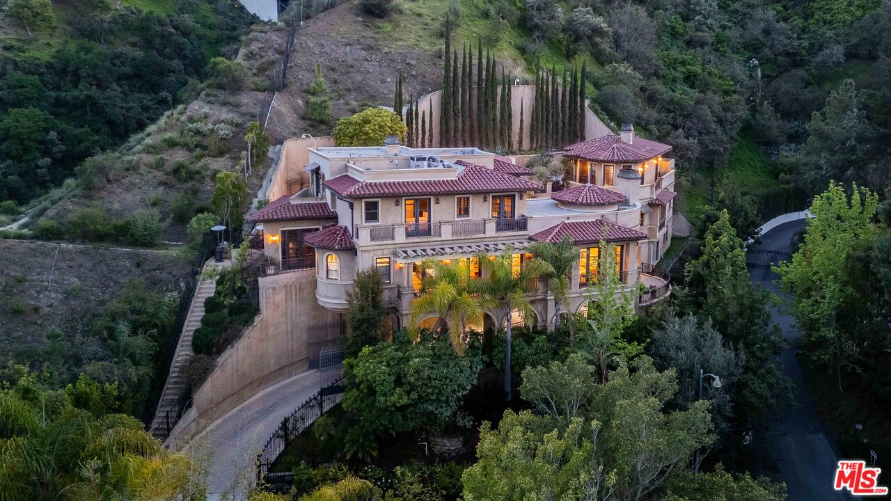 1744 Stone Canyon Rd