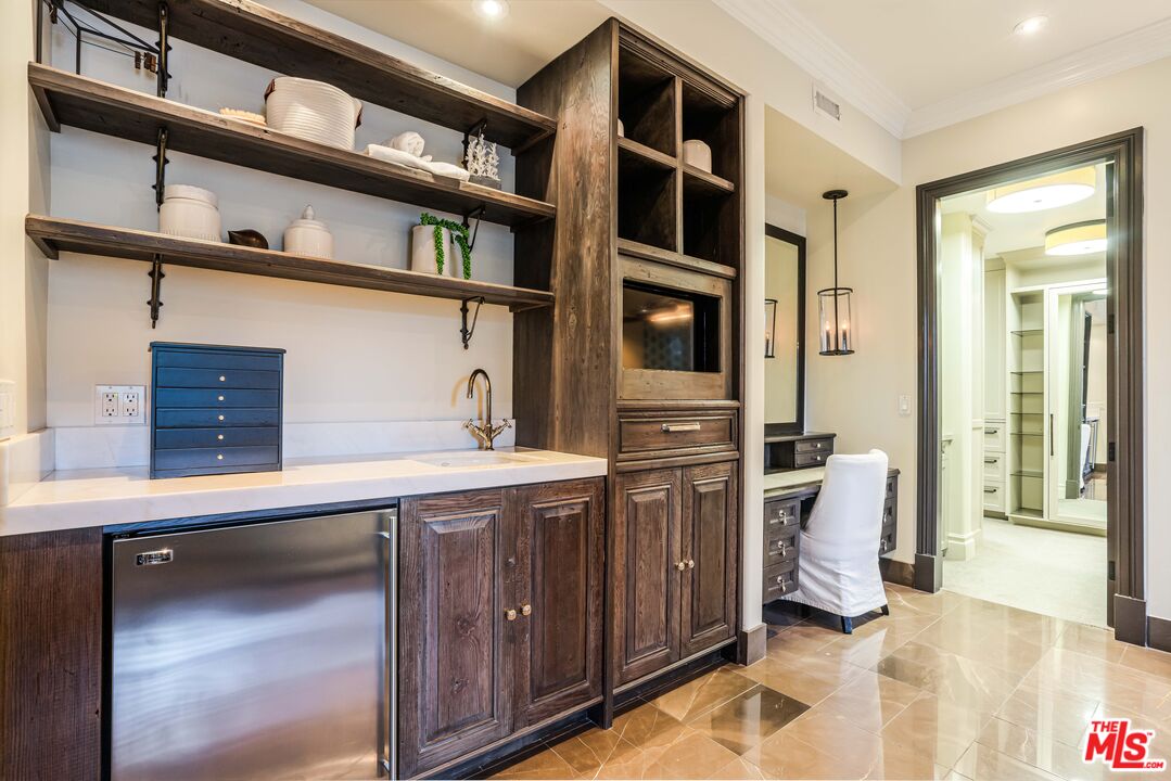 1744 Stone Canyon Rd