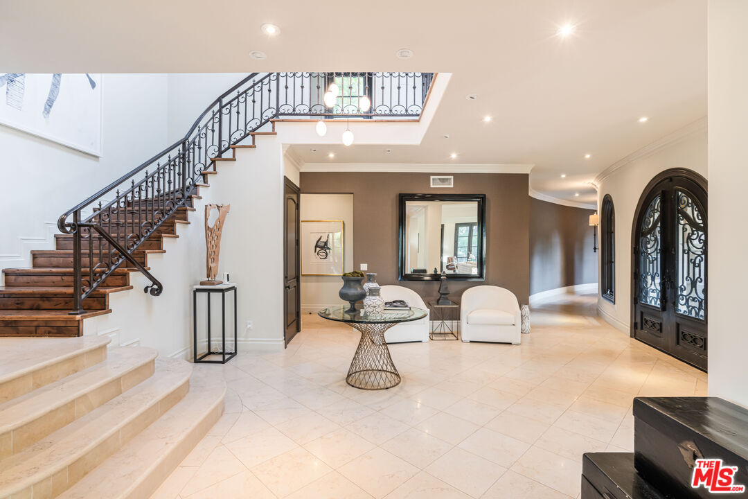 1744 Stone Canyon Rd