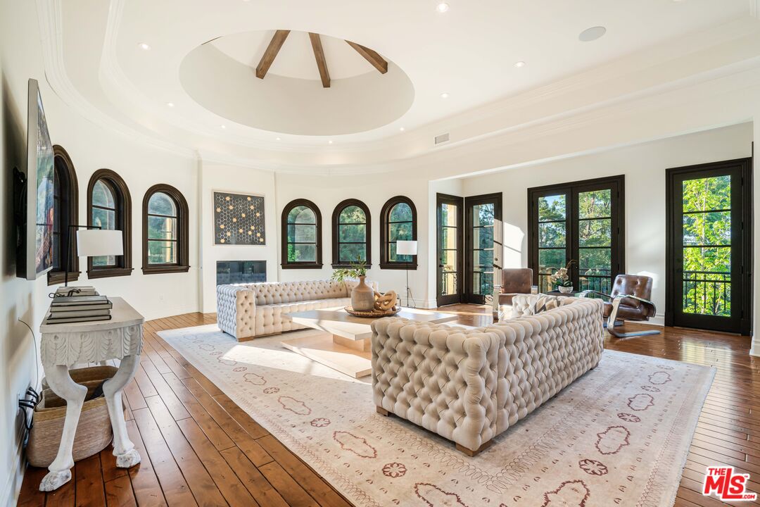 1744 Stone Canyon Rd