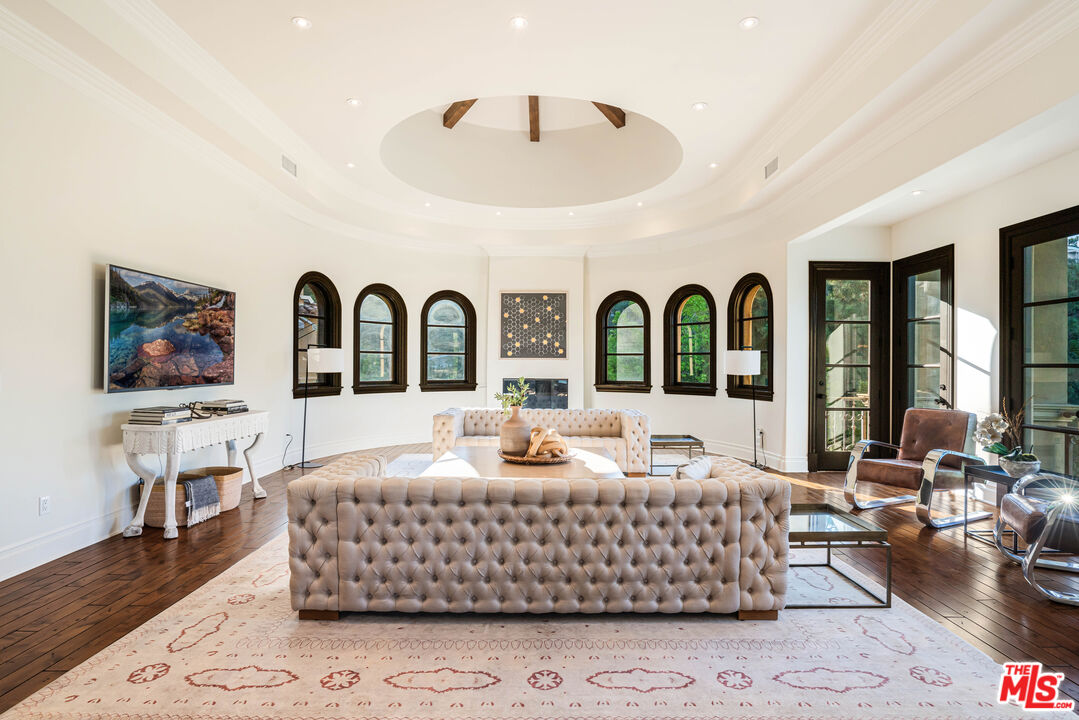 1744 Stone Canyon Rd