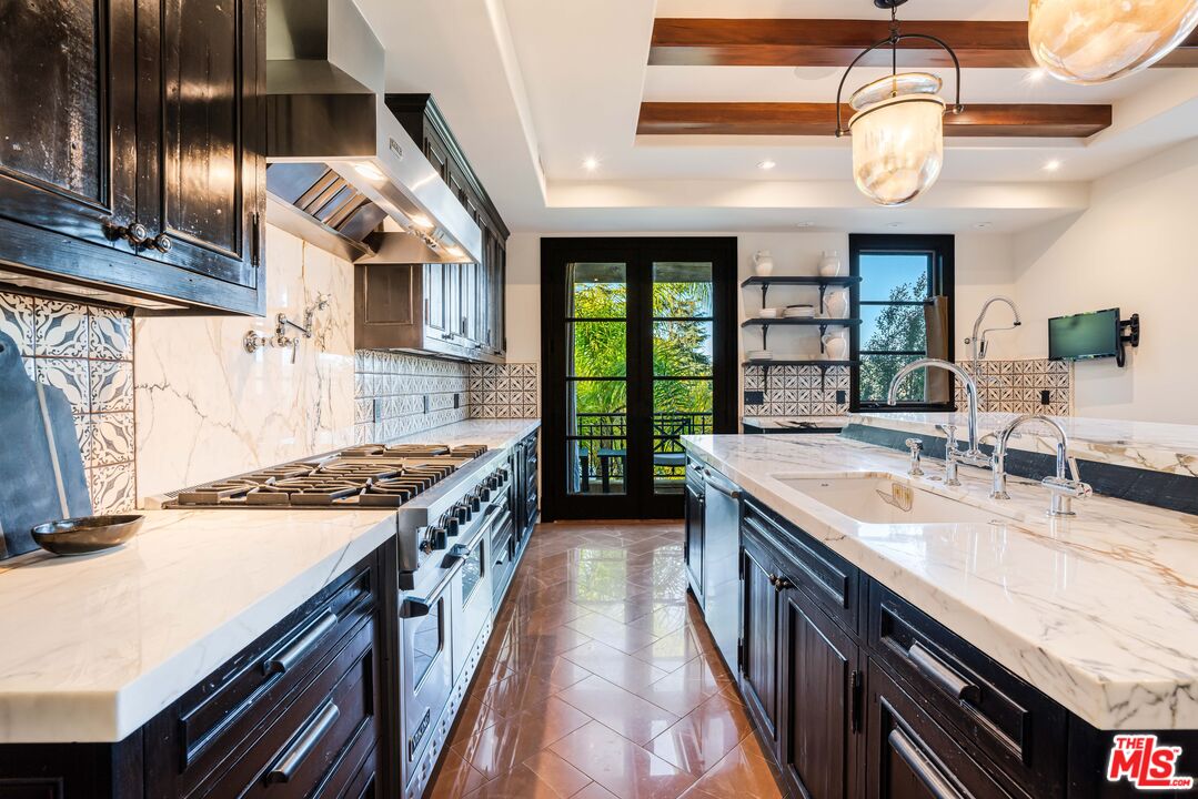 1744 Stone Canyon Rd