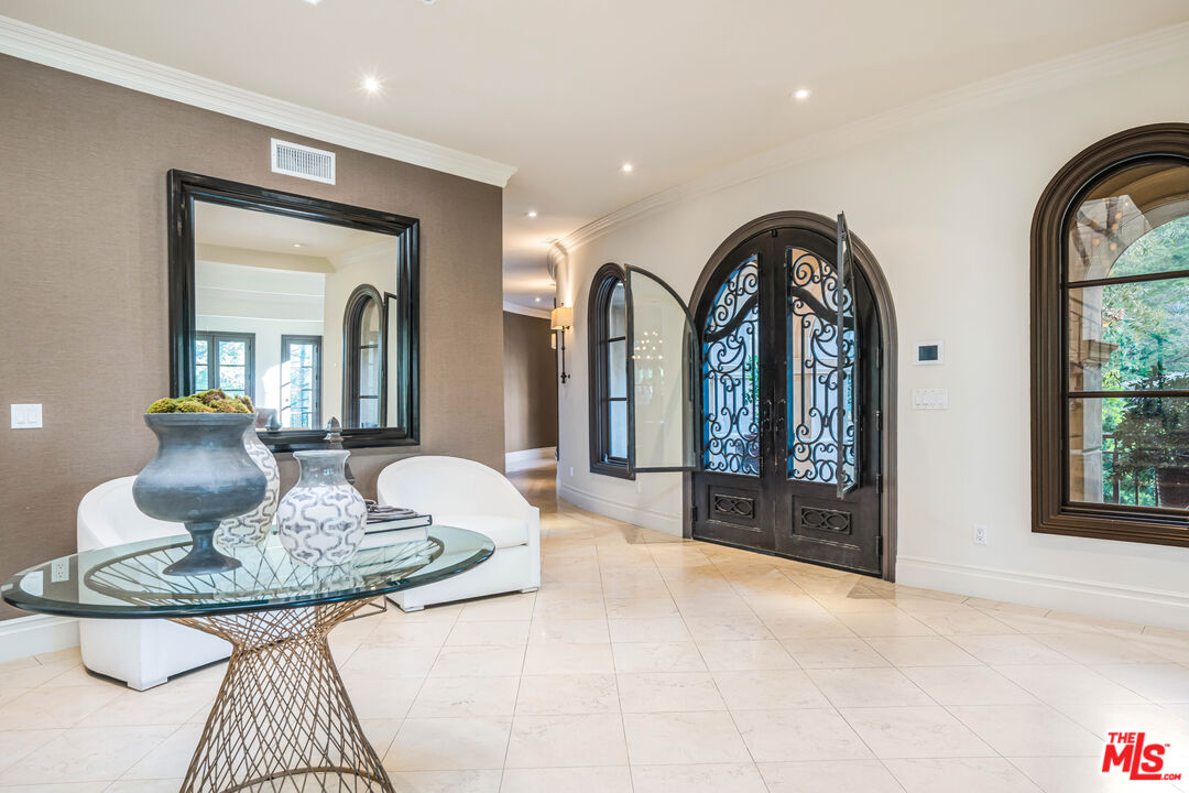 1744 Stone Canyon Rd