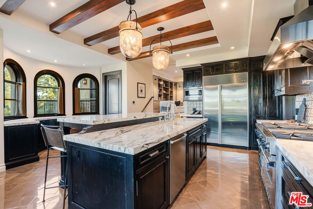 1744 Stone Canyon Rd