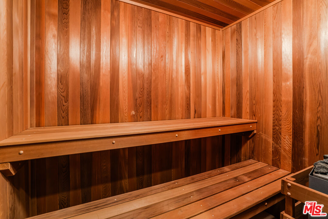 1744 Stone Canyon Rd