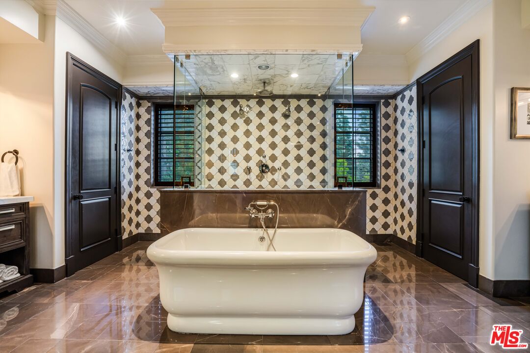 1744 Stone Canyon Rd