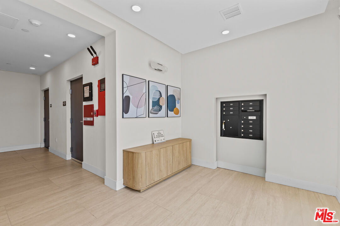 5657 Virginia Ave Unit: 301