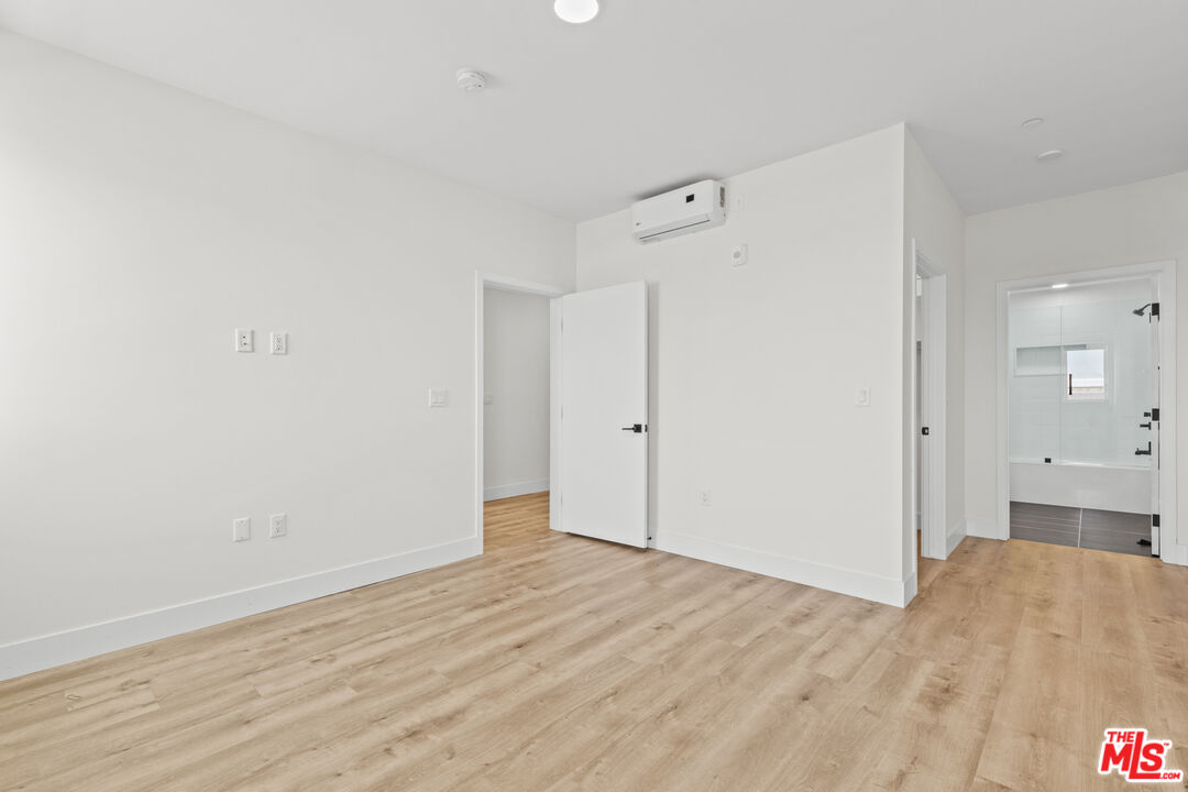 5657 Virginia Ave Unit: 301