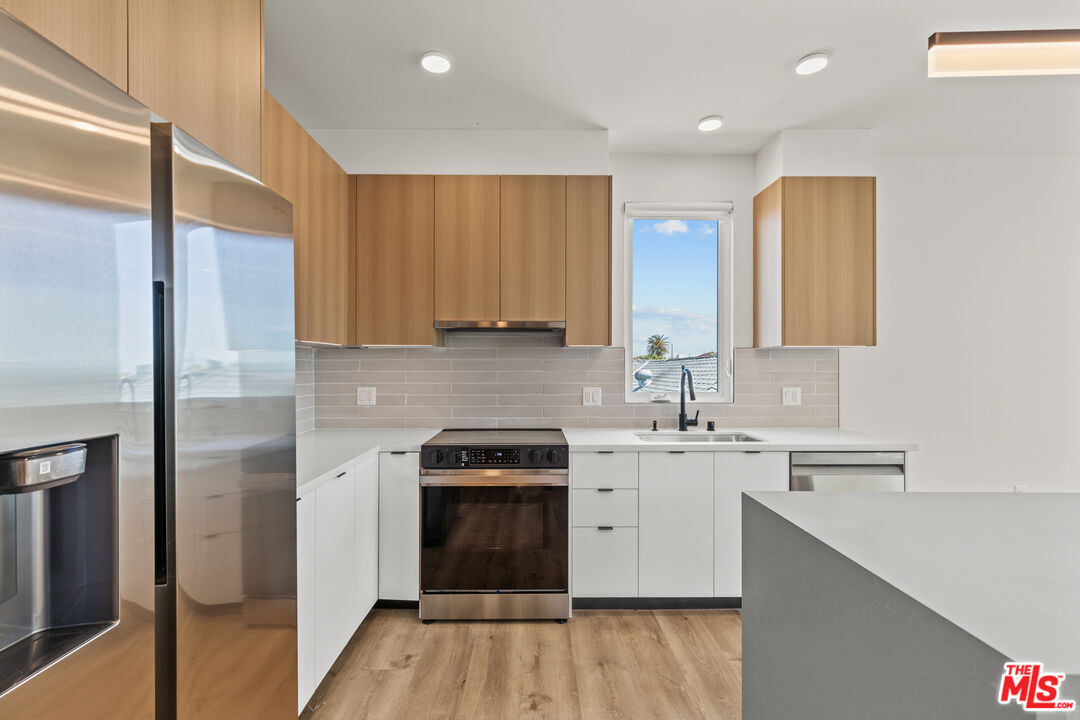 5657 Virginia Ave Unit: 301