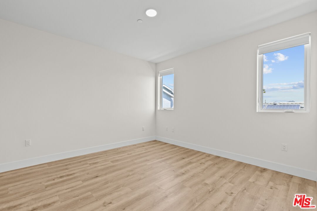 5657 Virginia Ave Unit: 301