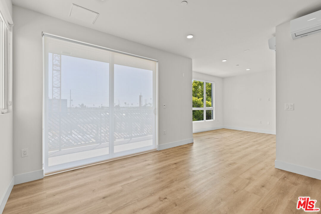 5657 Virginia Ave Unit: 301