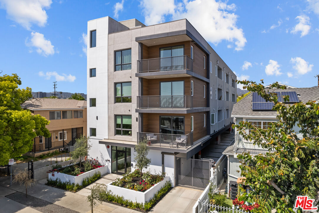 5657 Virginia Ave Unit: 301