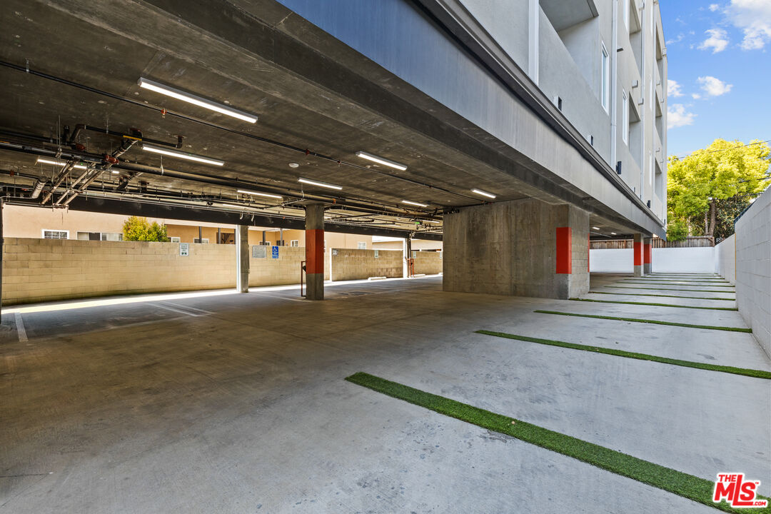 5657 Virginia Ave Unit: 301