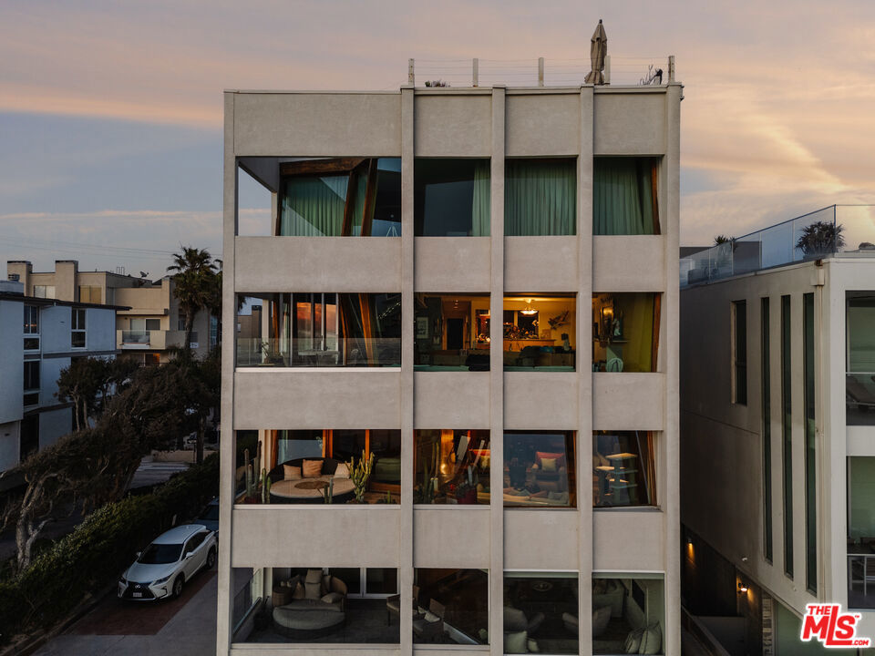 2 Outrigger Street 2