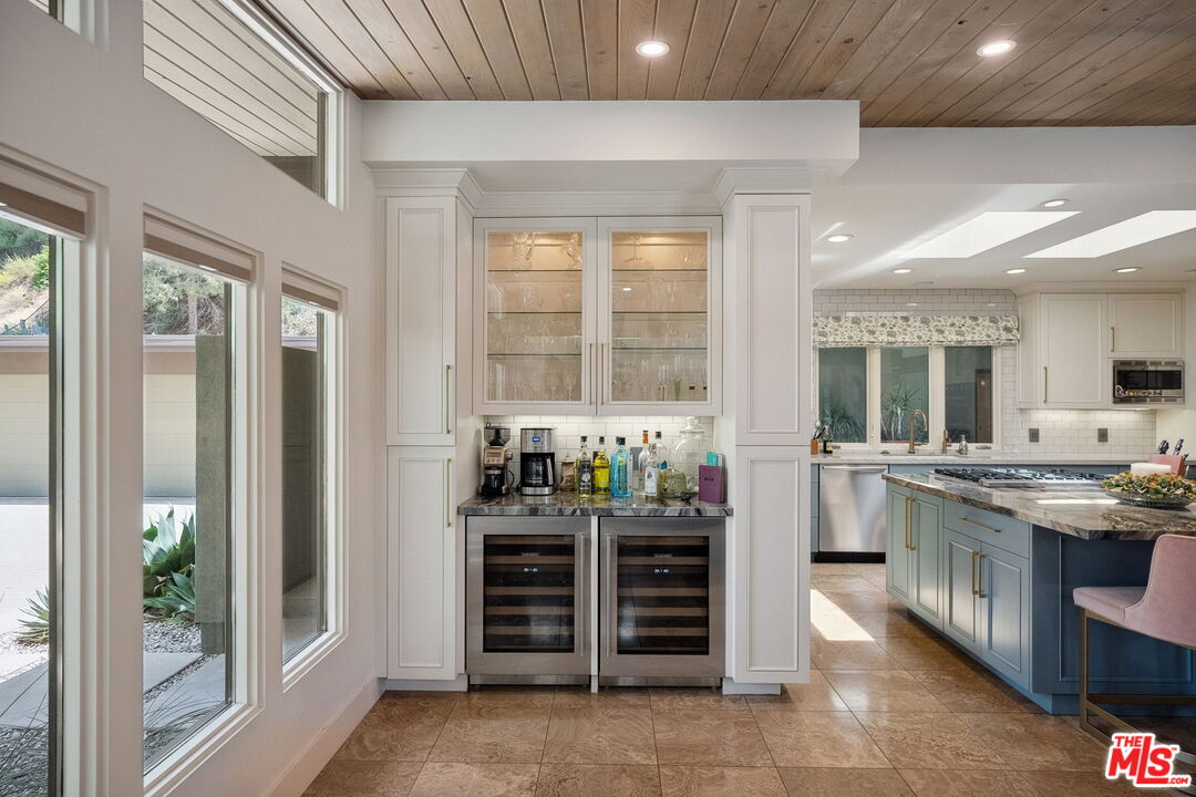 5812 Ocean View Blvd