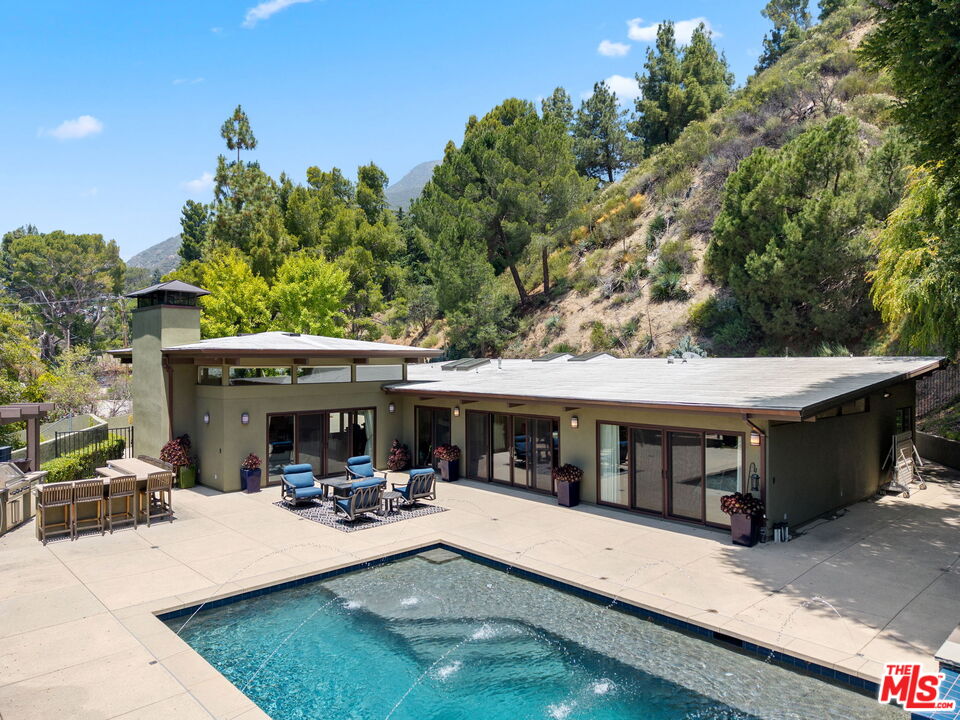 5812 Ocean View Blvd