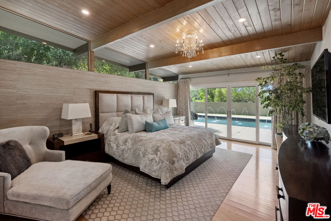 5812 Ocean View Blvd