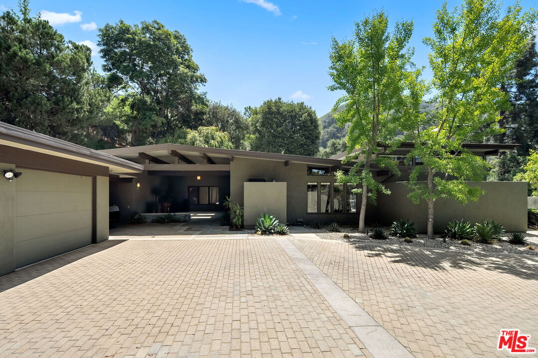 5812 Ocean View Blvd