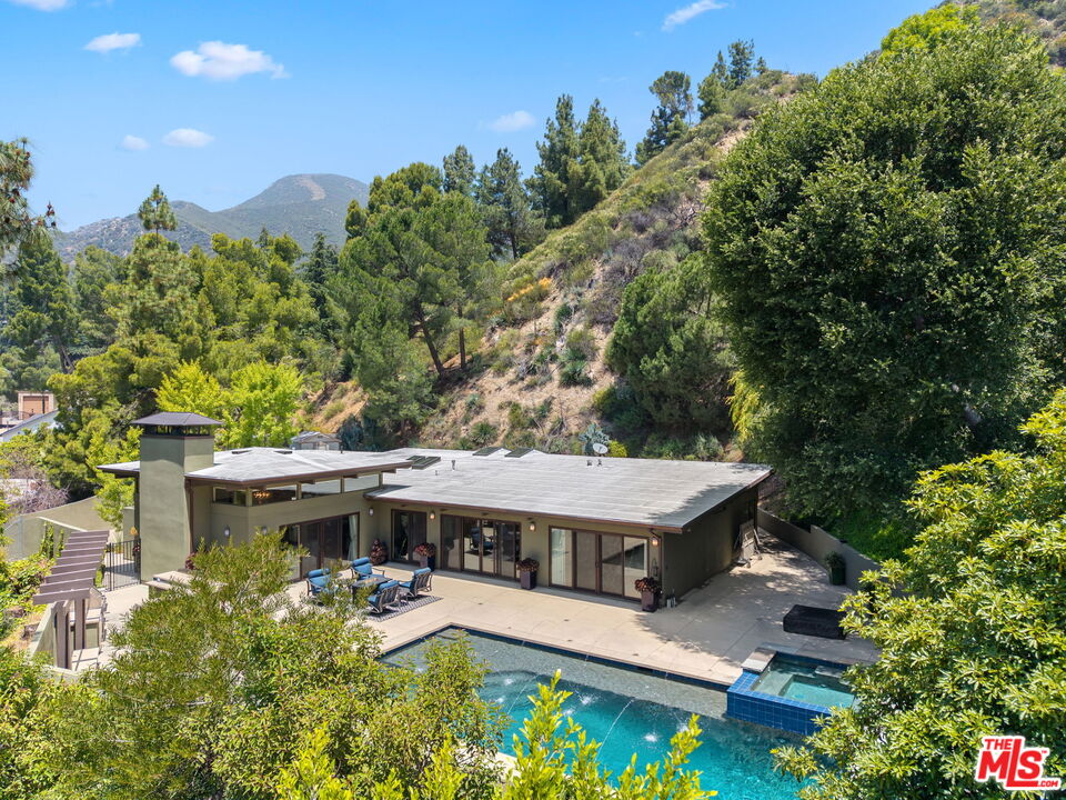 5812 Ocean View Blvd