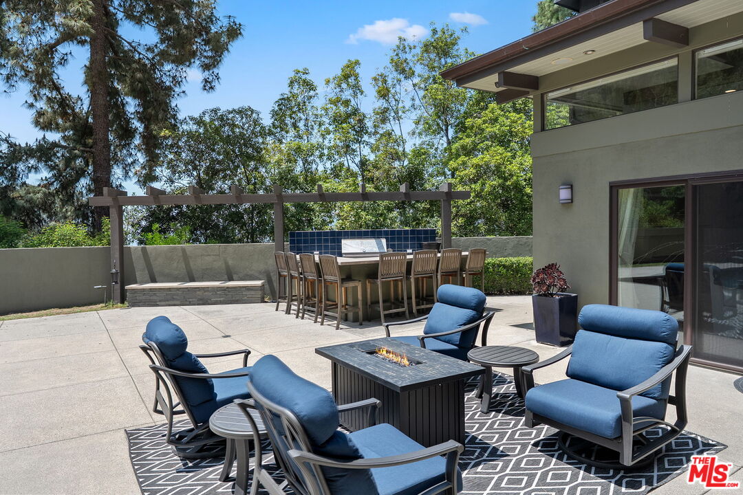 5812 Ocean View Blvd