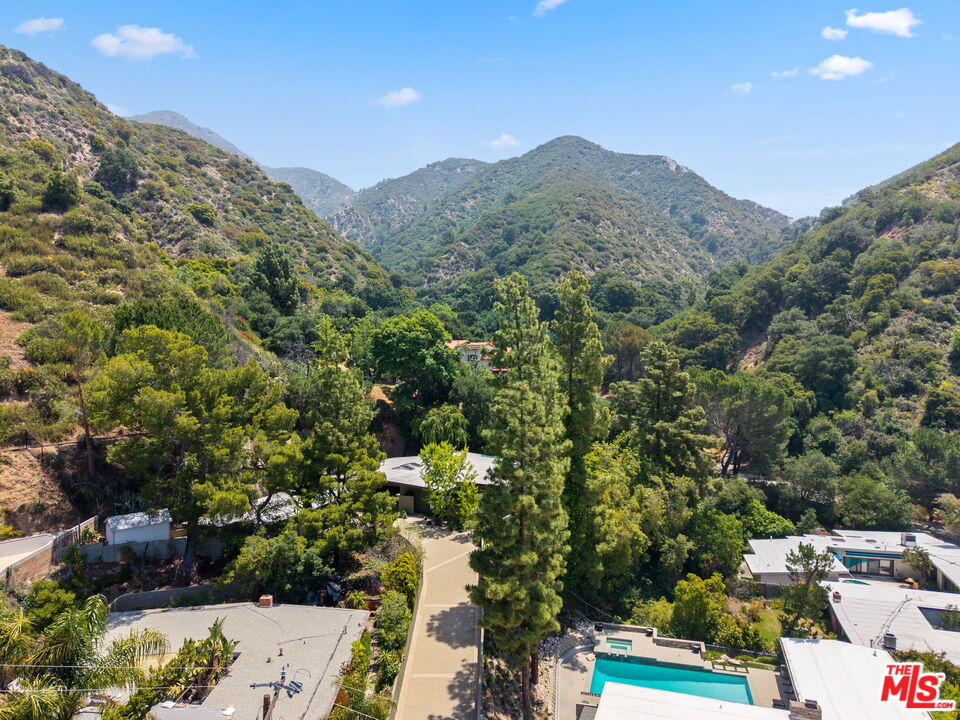 5812 Ocean View Blvd