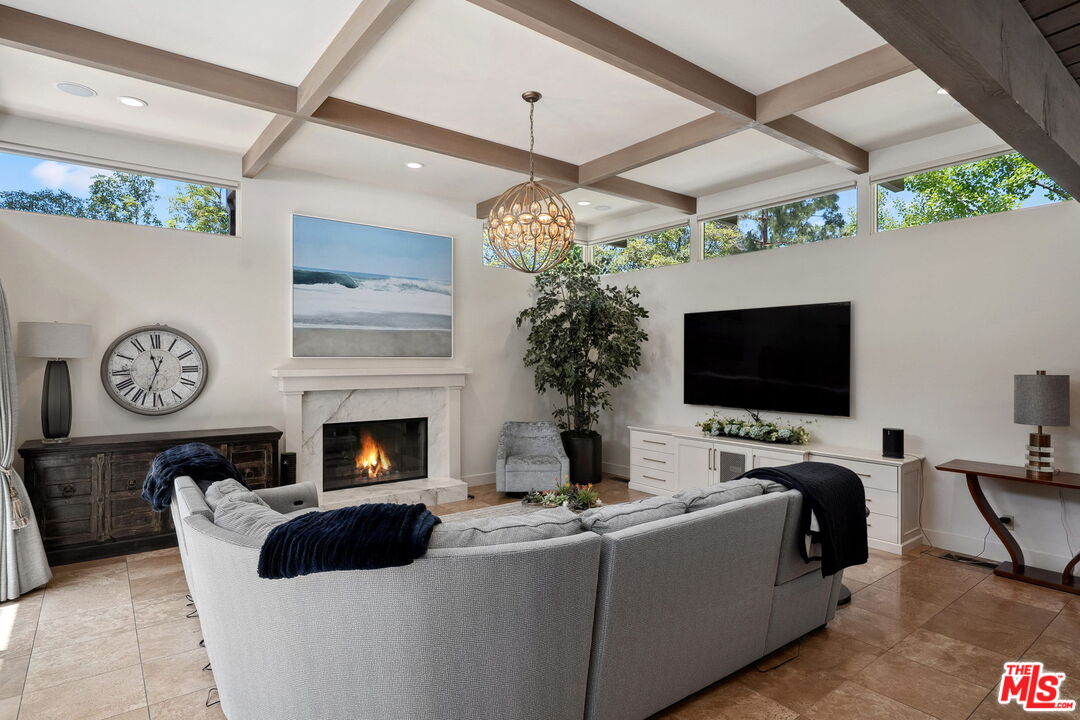 5812 Ocean View Blvd