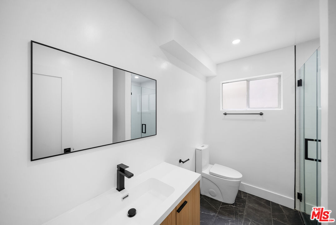 605 San Vicente Blvd Unit: 204