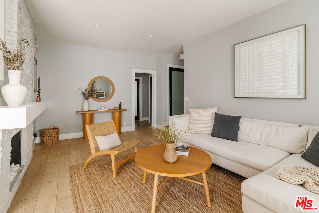 11906 Gorham Ave Unit: 6