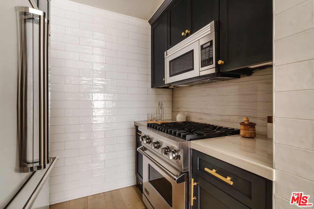 11906 Gorham Ave Unit: 6