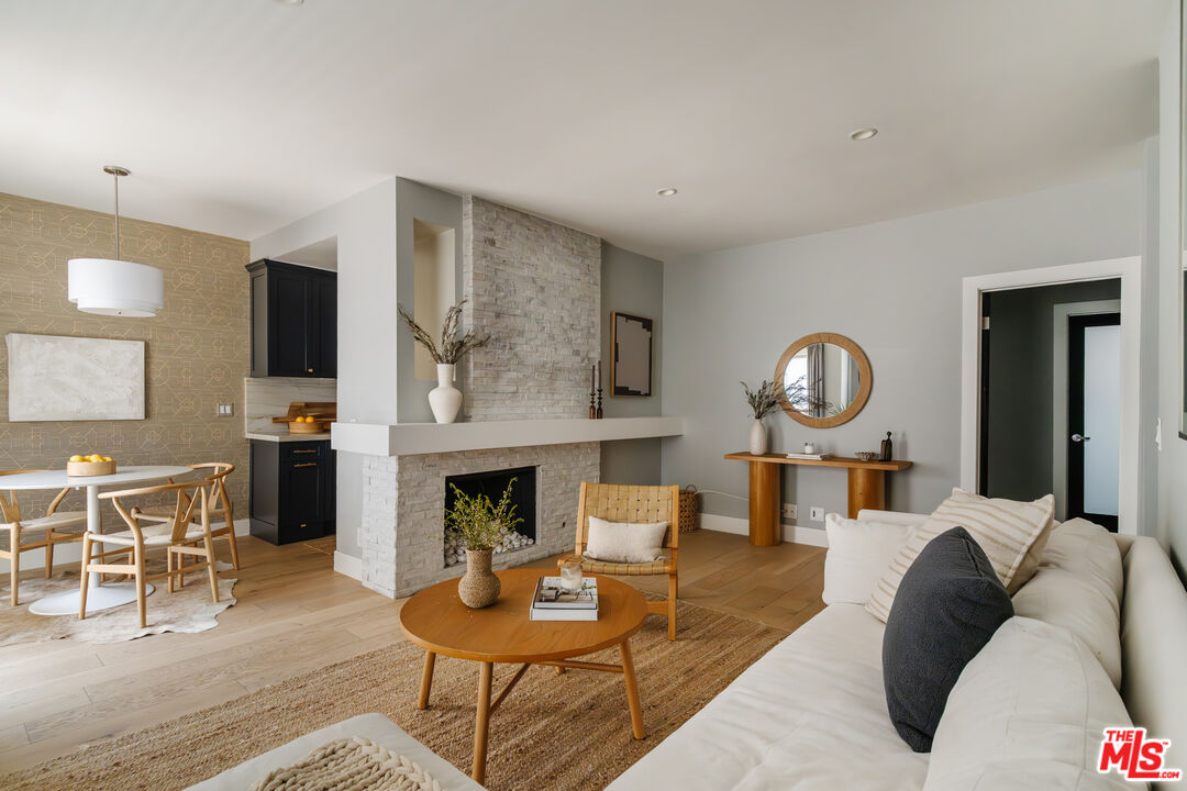 11906 Gorham Ave Unit: 6