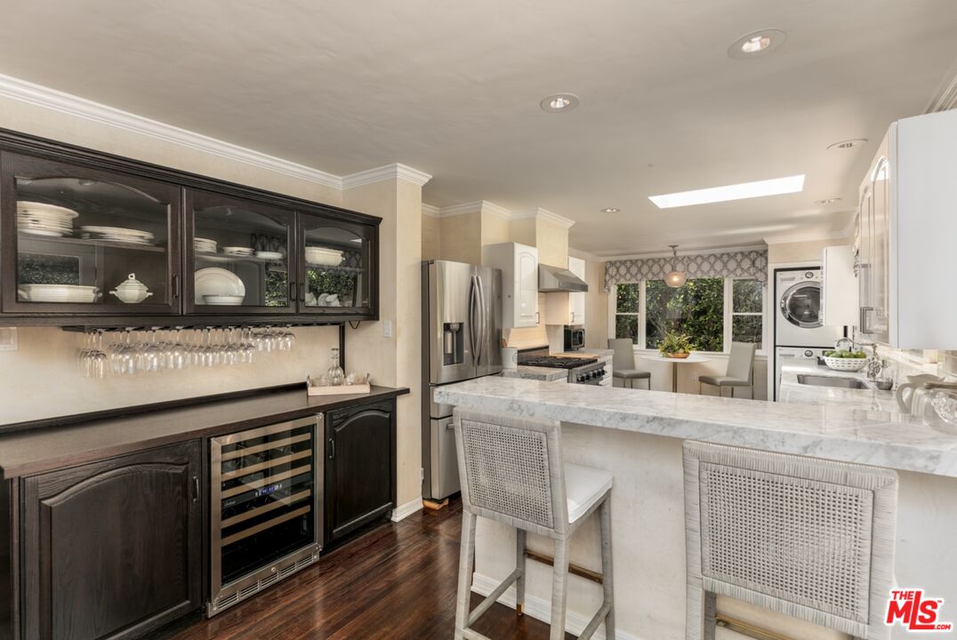 1622 Sunset Plaza Dr