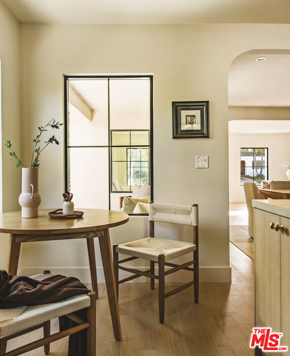 414 N Beachwood Drive