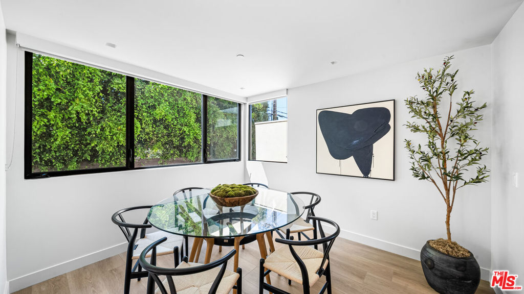 153 San Vicente Boulevard 2B