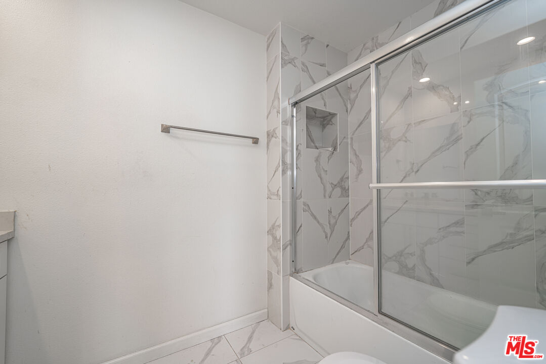 29846 Grandifloras Rd